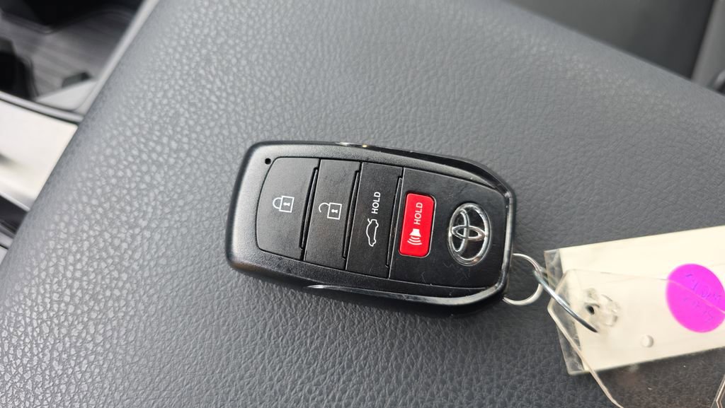 Used 2026 Toyota Camry SE image 29