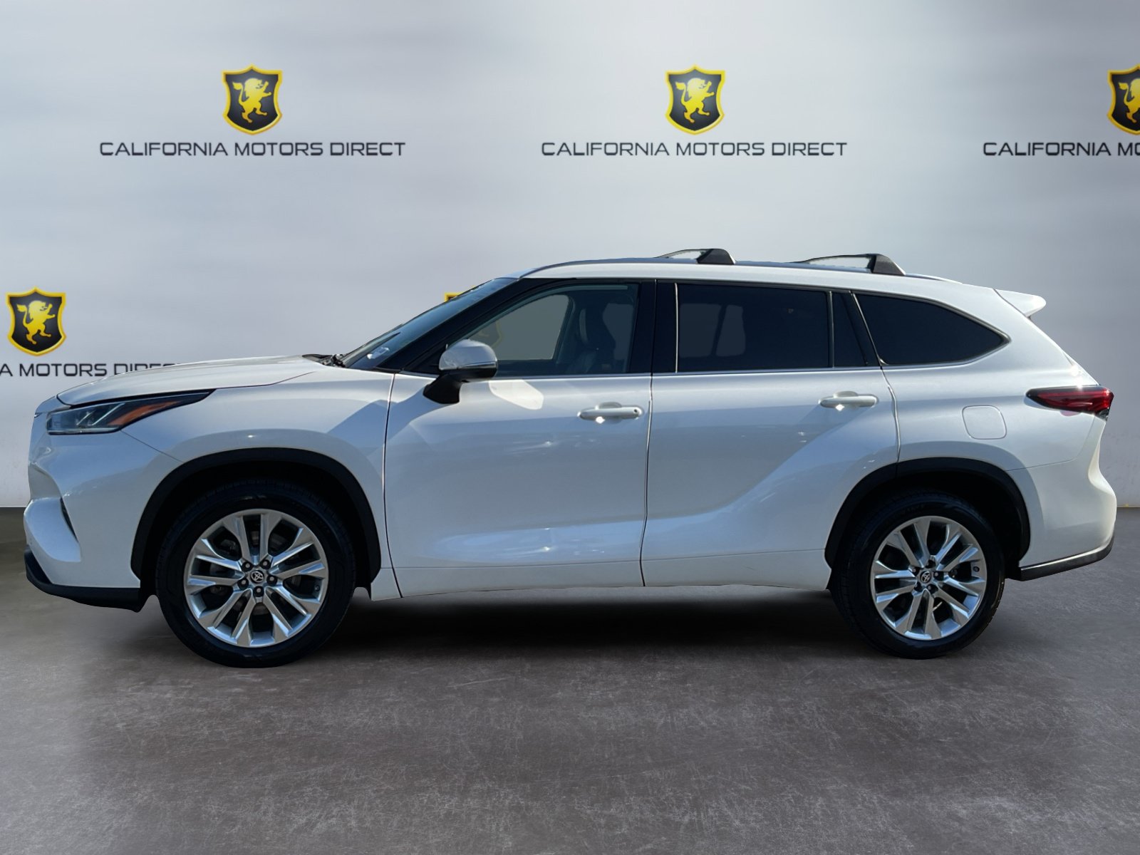 Used 2022 Toyota RAV4 XSE w/ XSE Grade Weather Package AWD/4WD image 8