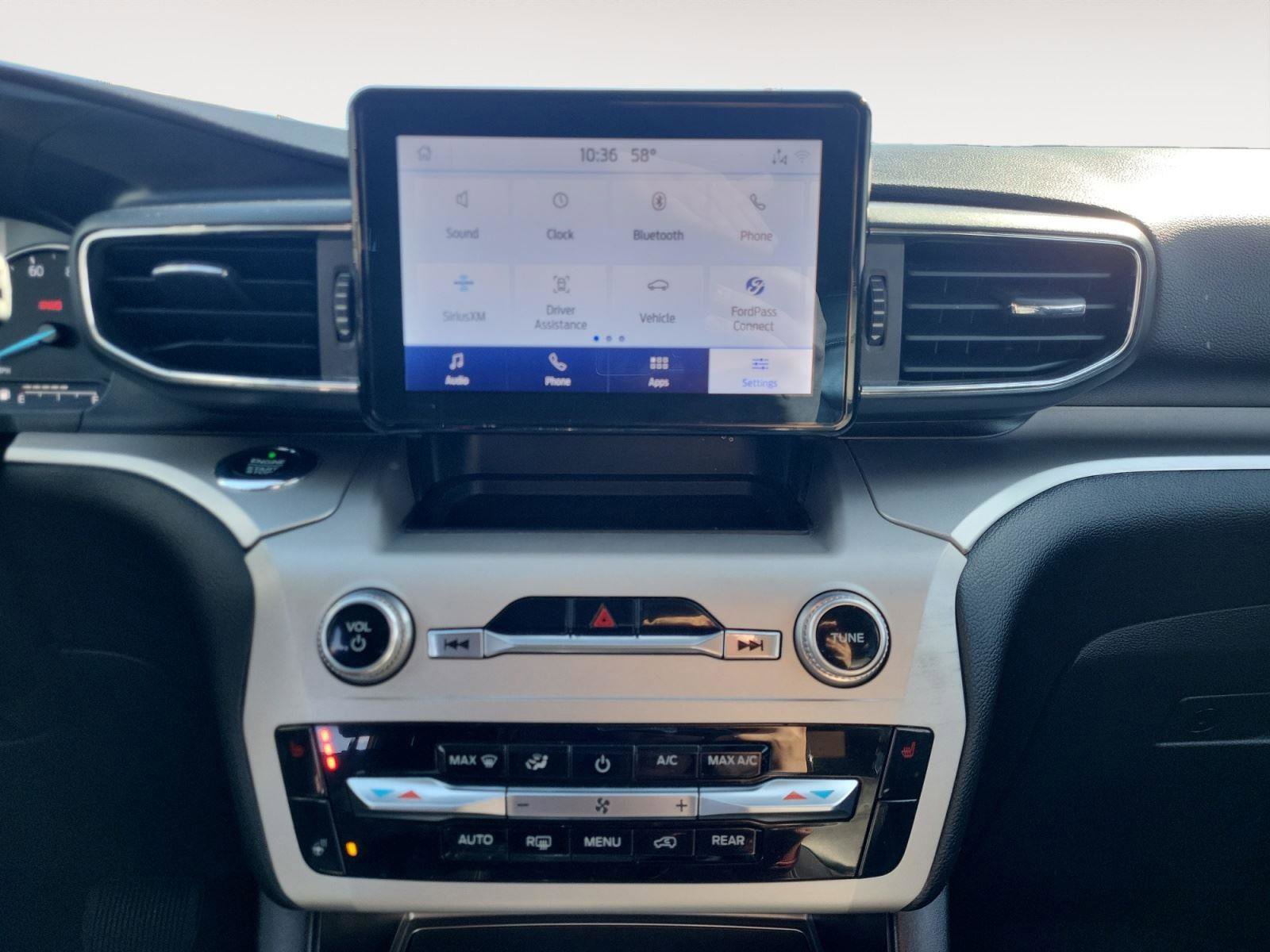 Used 2021 Ford Explorer XLT w/ Equipment Group 202A image 13