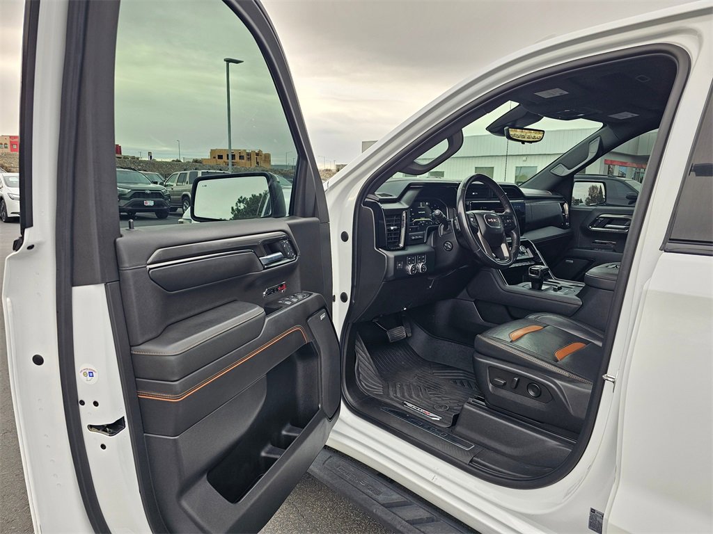 Used 2022 GMC Sierra 1500 AT4 w/ AT4 Premium Package image 18