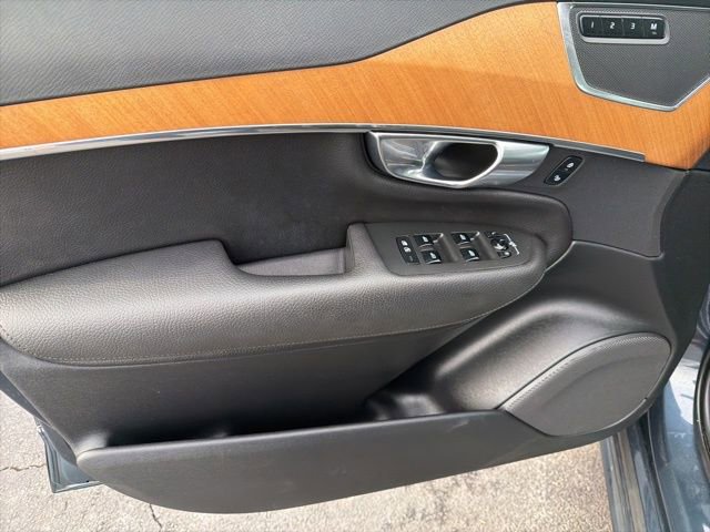 Used 2022 Volvo XC90 T6 Momentum w/ Climate Package image 12