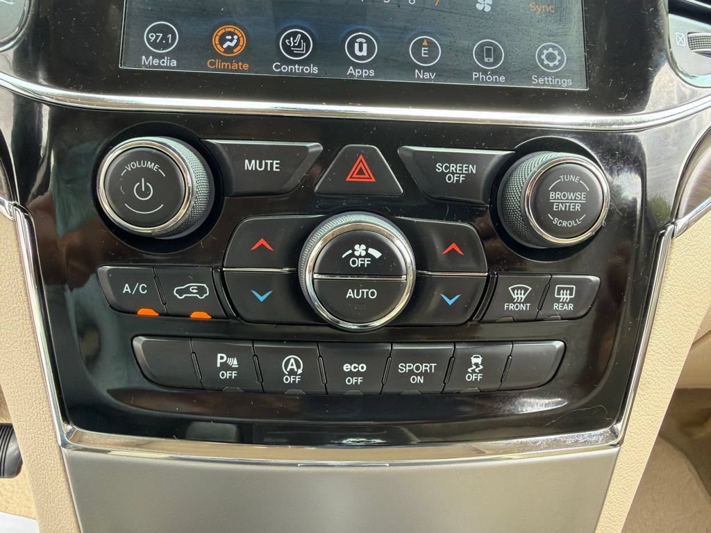 Used 2021 Jeep Grand Cherokee Overland AWD/4WD image 35