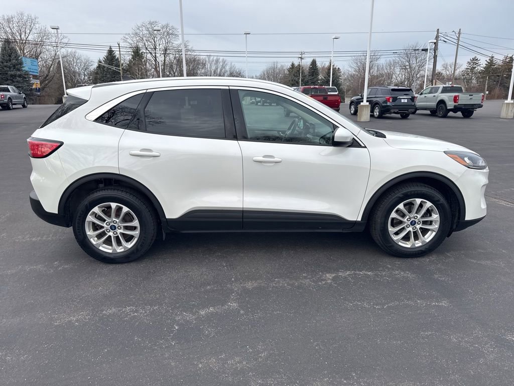 Used 2020 Ford Escape SE image 9