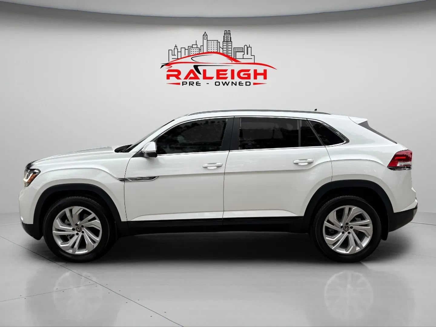 Used 2021 Volkswagen Atlas Cross Sport SEL image 3
