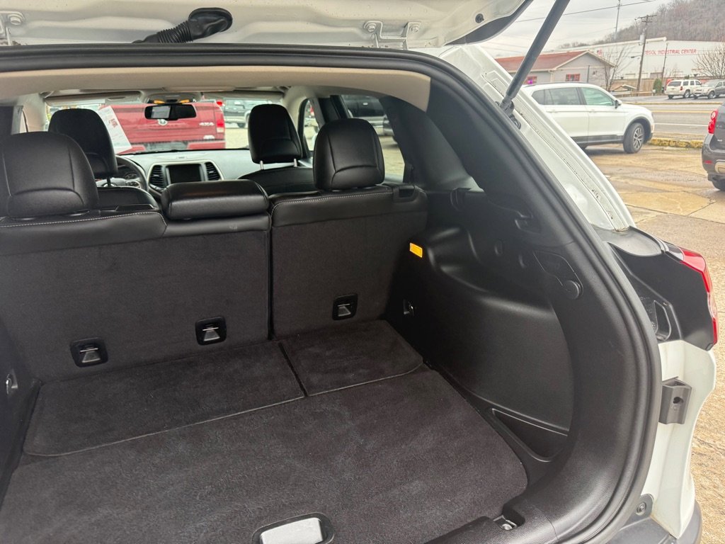 Used 2016 Jeep Cherokee Limited image 47