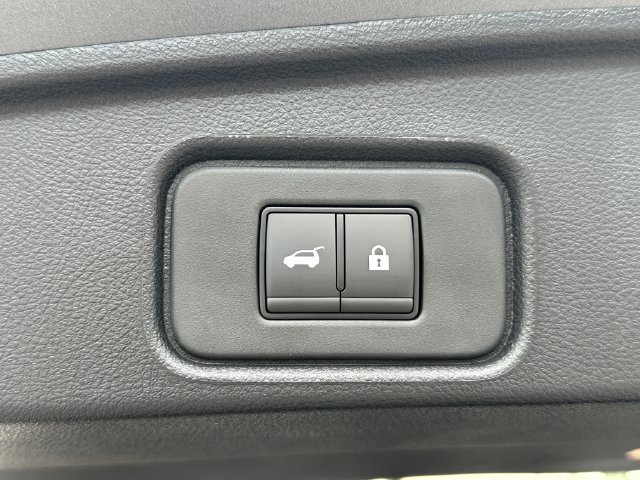 New 2026 Nissan Pathfinder SV w/ SV Premium Package AWD/4WD image 15