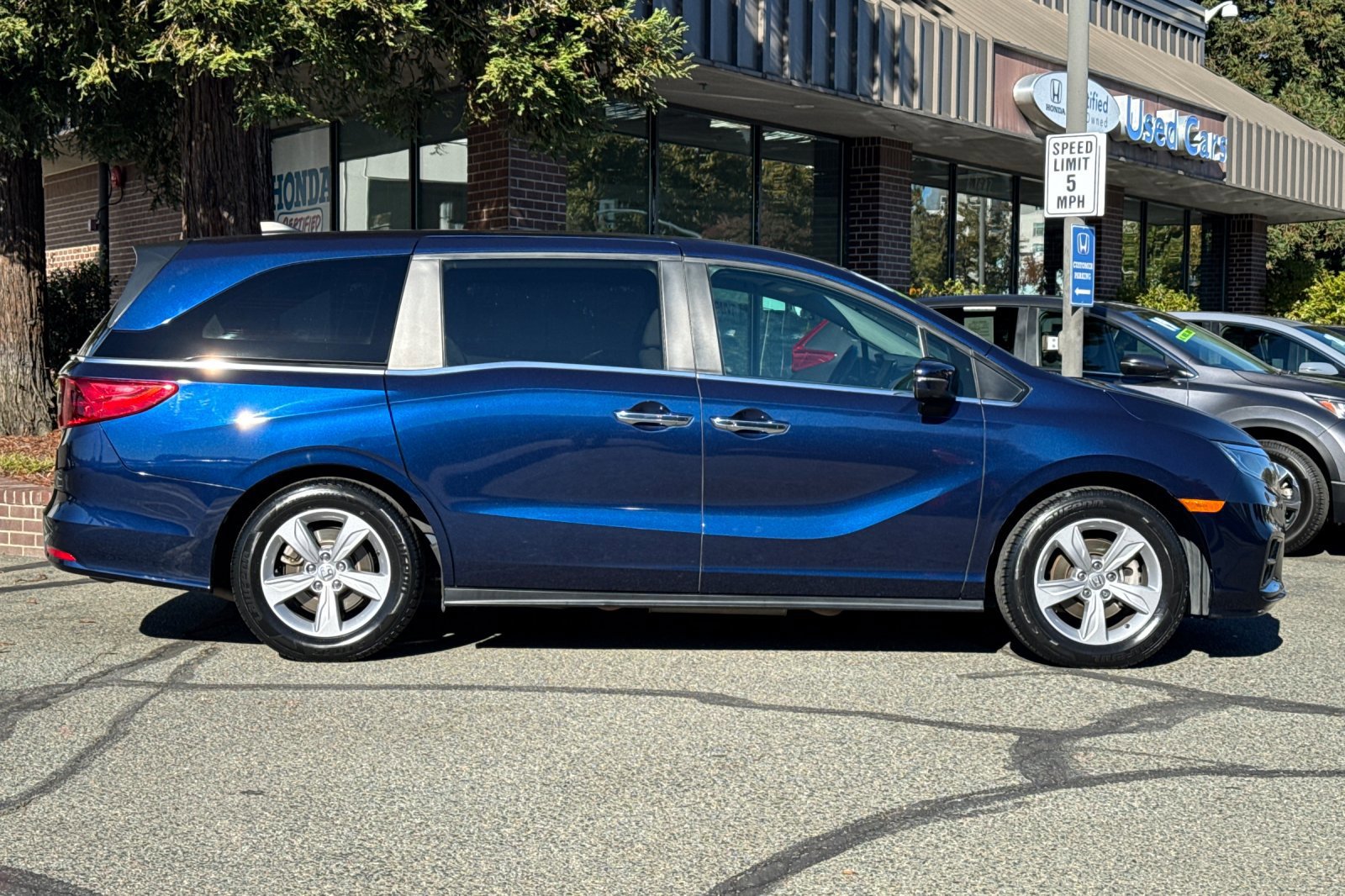 Used 2020 Honda Odyssey EX-L image 3