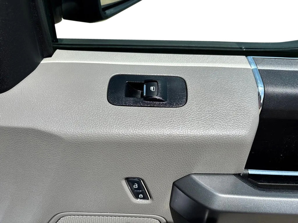 Used 2018 Ford F150 XLT AWD/4WD image 32