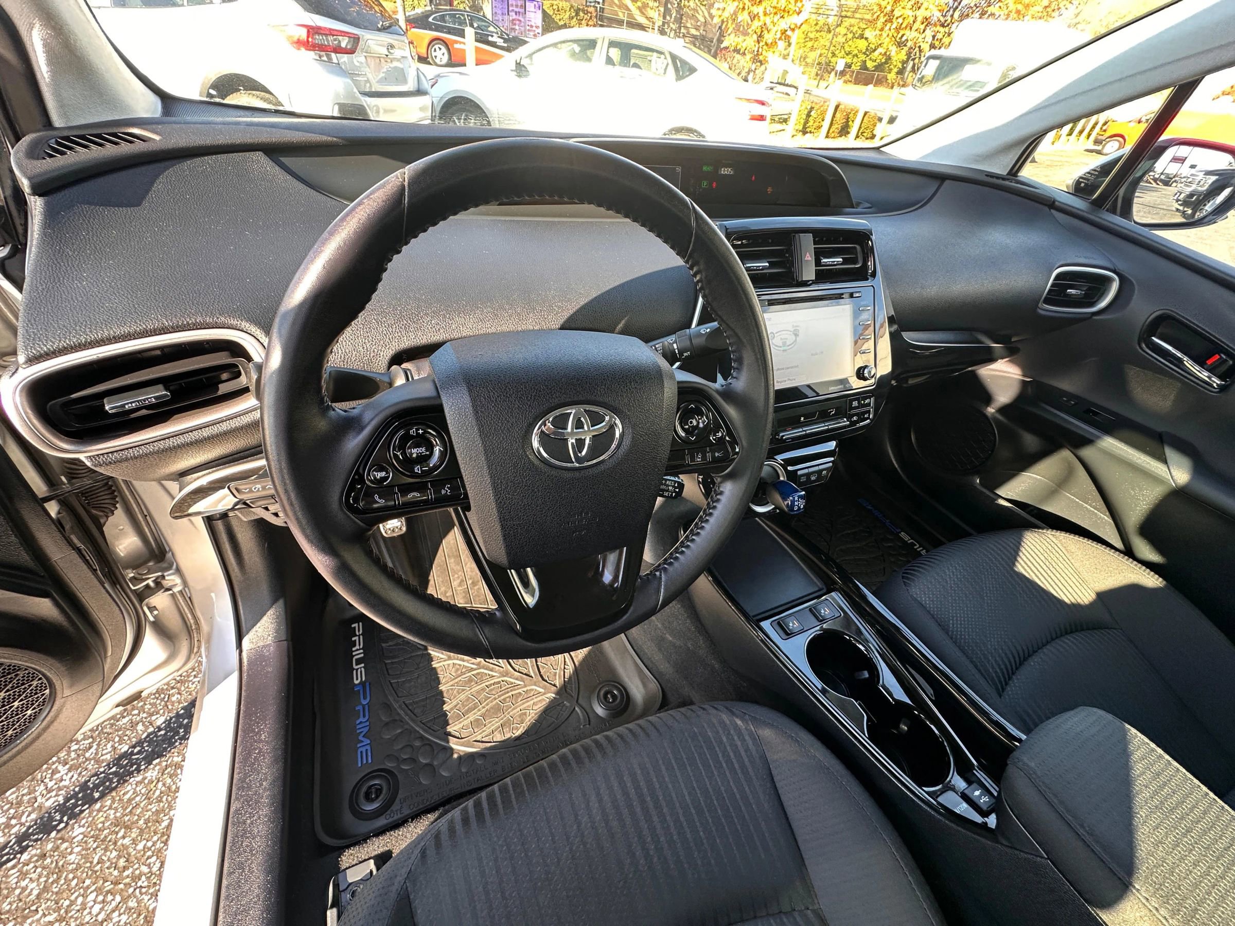 Used 2020 Toyota Prius Prime LE image 10