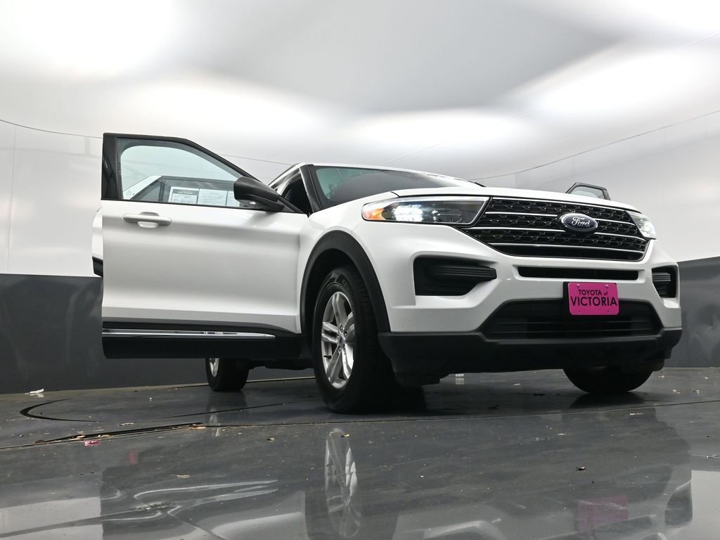 Used 2024 Ford Explorer XLT image 33