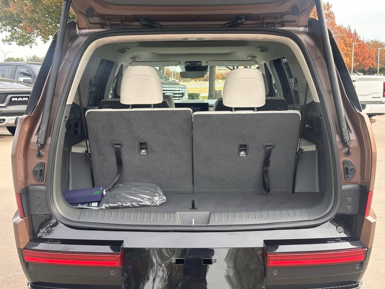 Used 2025 Hyundai Santa Fe Calligraphy image 17