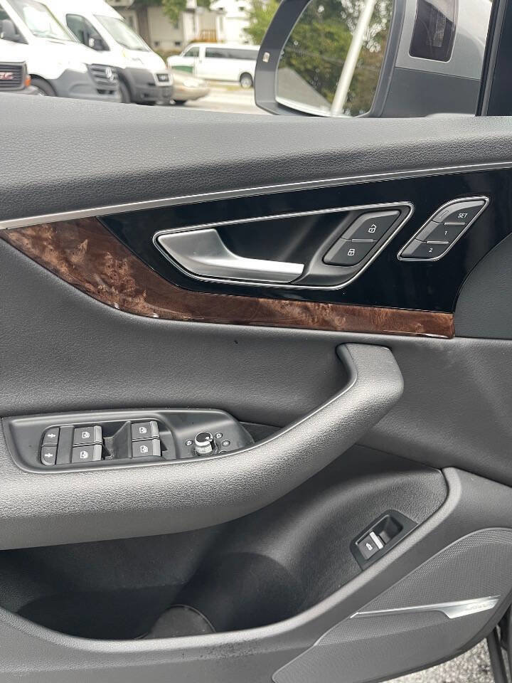 Used 2017 Audi Q7 3.0T Premium Plus image 27