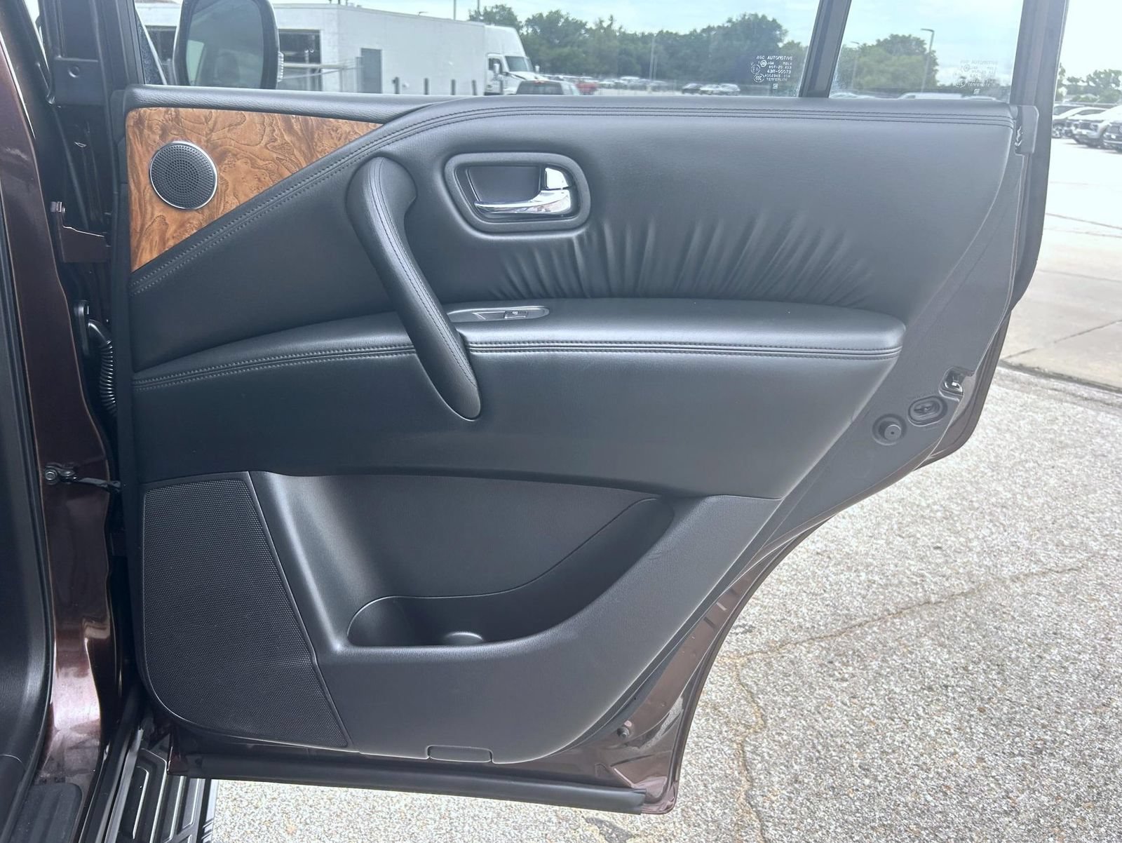 Used 2021 Nissan Armada SL w/ Captain's Chairs Package AWD/4WD image 18