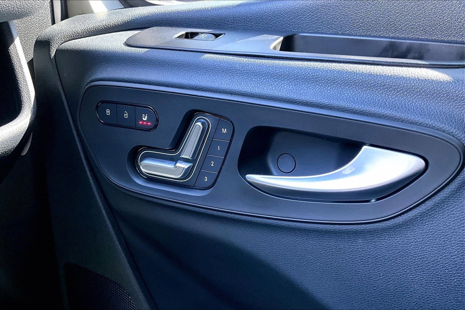 Used 2024 Mercedes-Benz Sprinter 2500 image 34