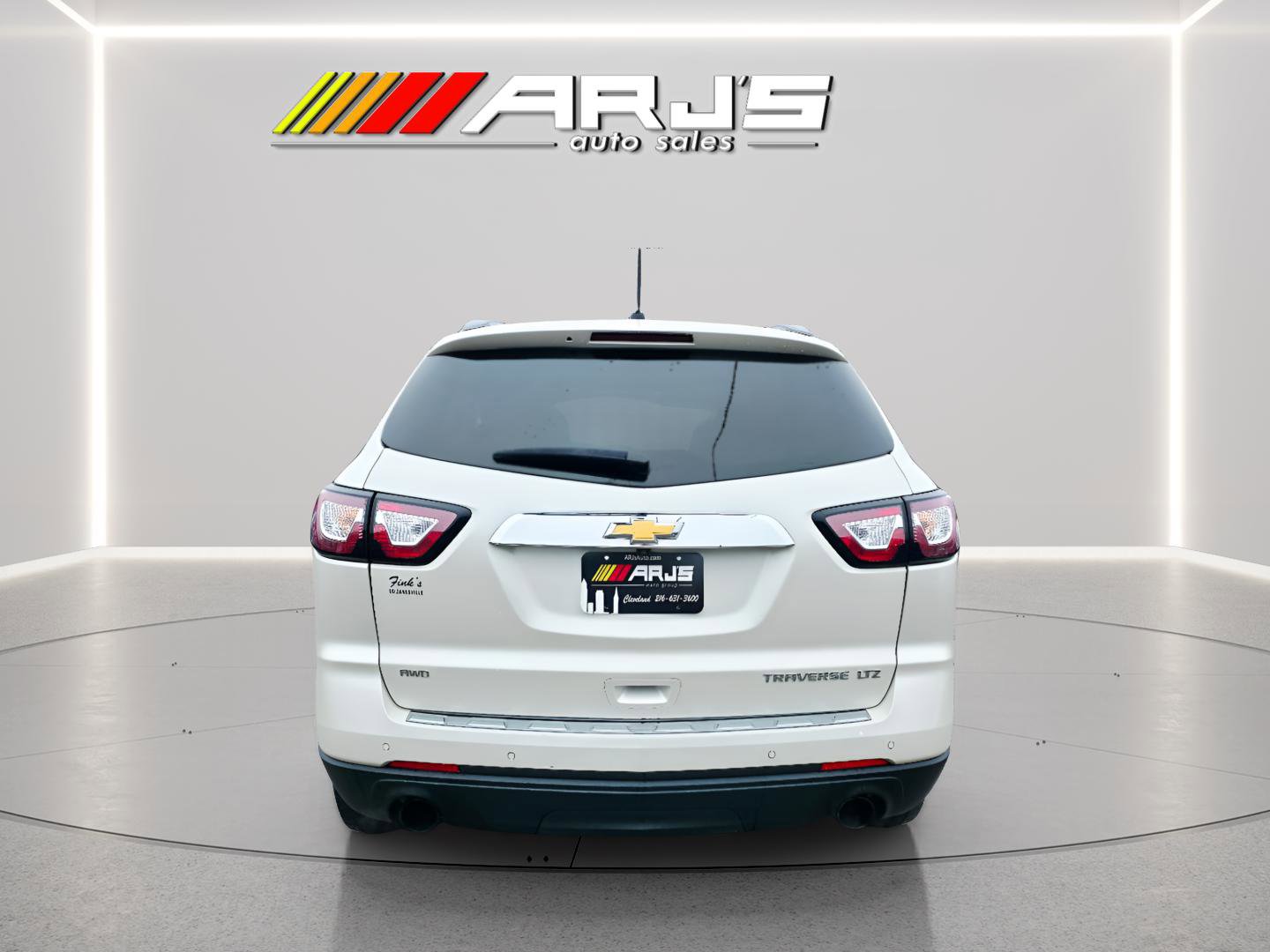 Used 2015 Chevrolet Traverse LTZ image 4