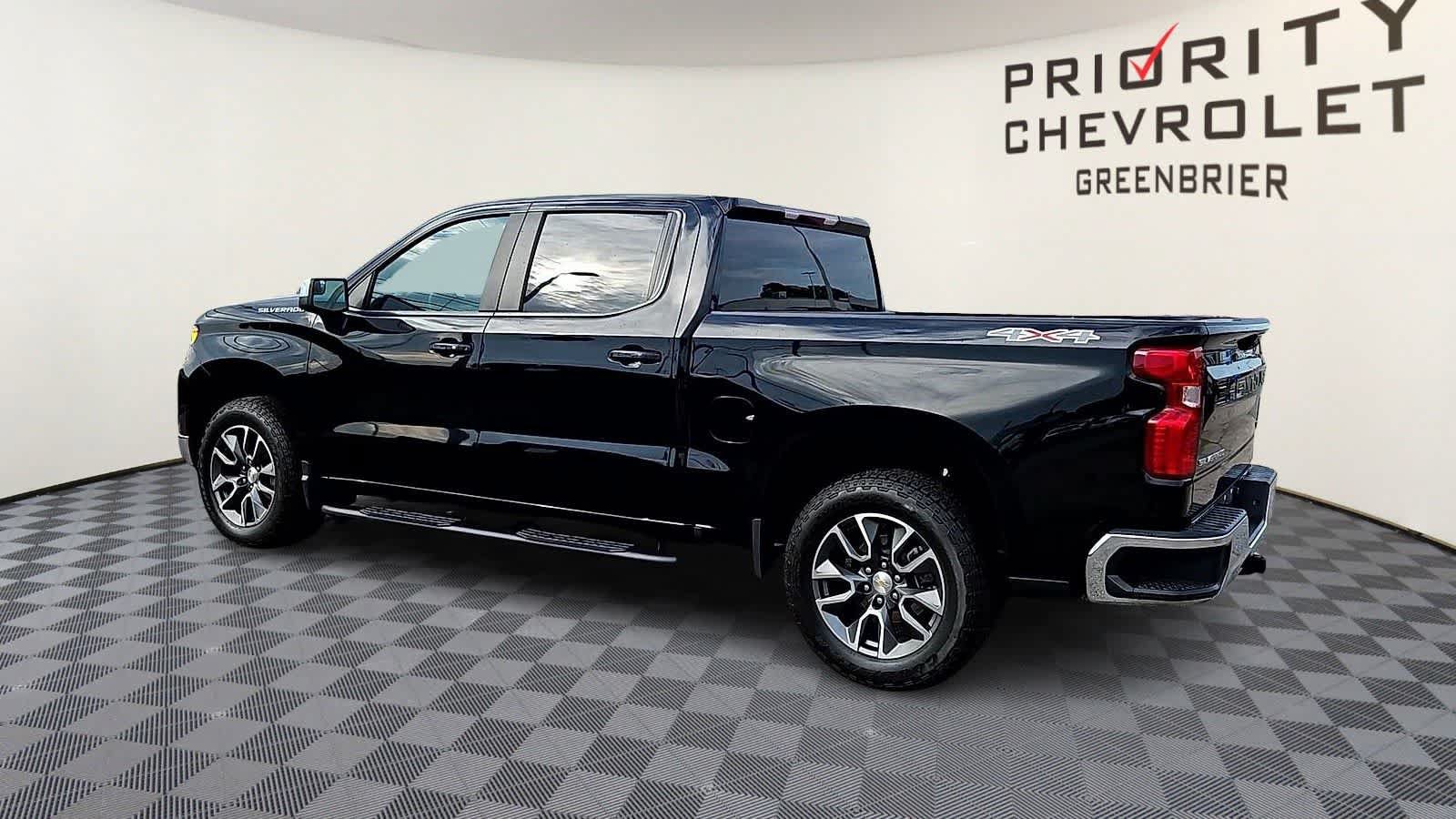 Used 2023 Chevrolet Silverado 1500 LT AWD/4WD image 6