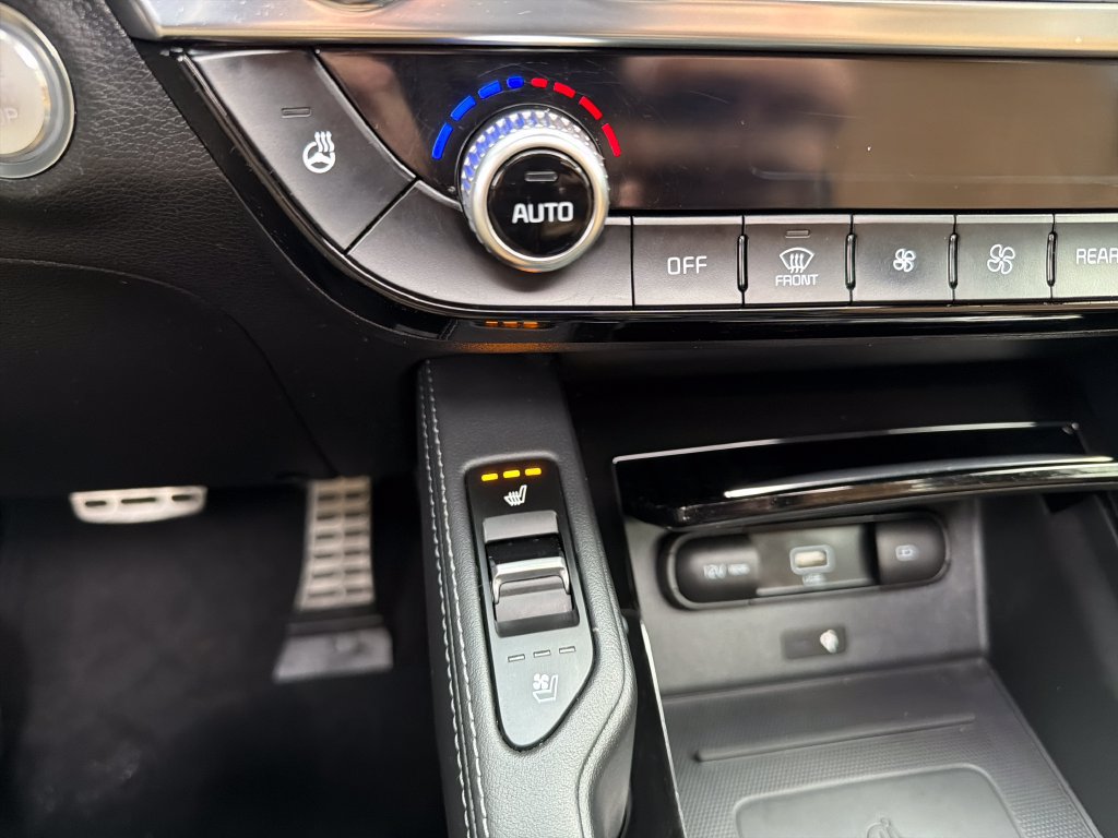 Used 2022 Kia Telluride SX w/ Nightfall Edition Package AWD/4WD image 16