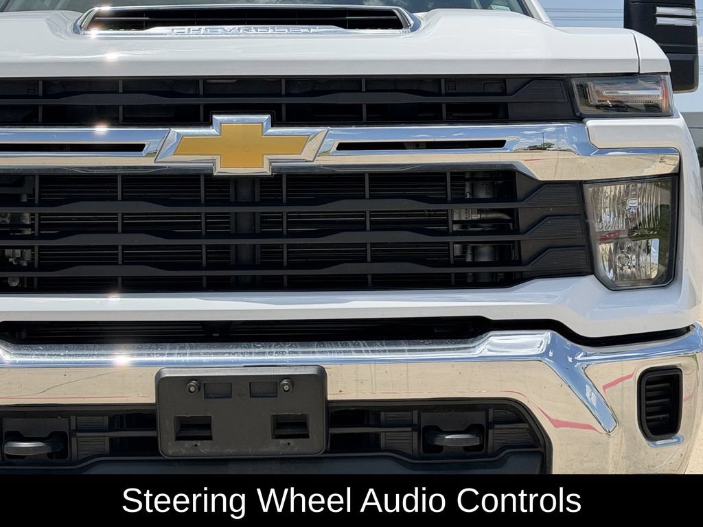 Used 2026 Chevrolet Silverado 2500 LT AWD/4WD image 4