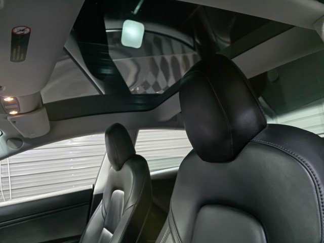 Used 2018 Tesla Model 3 Long Range image 14