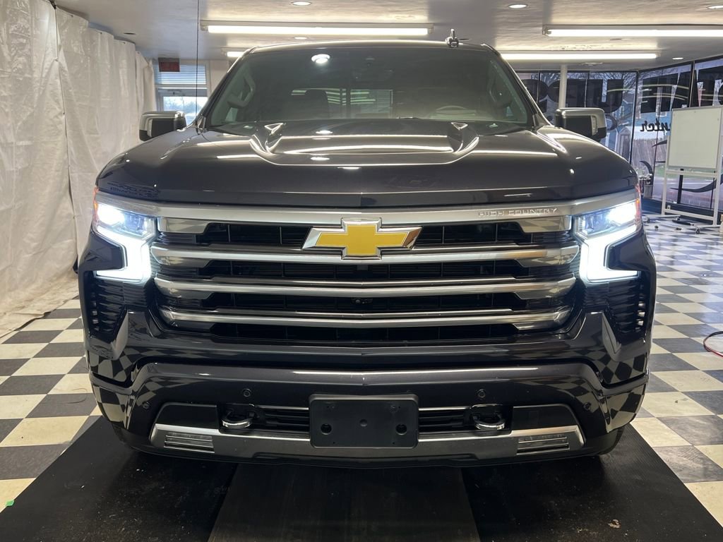 Used 2023 Chevrolet Silverado 1500 High Country w/ High Country Premium Package image 2