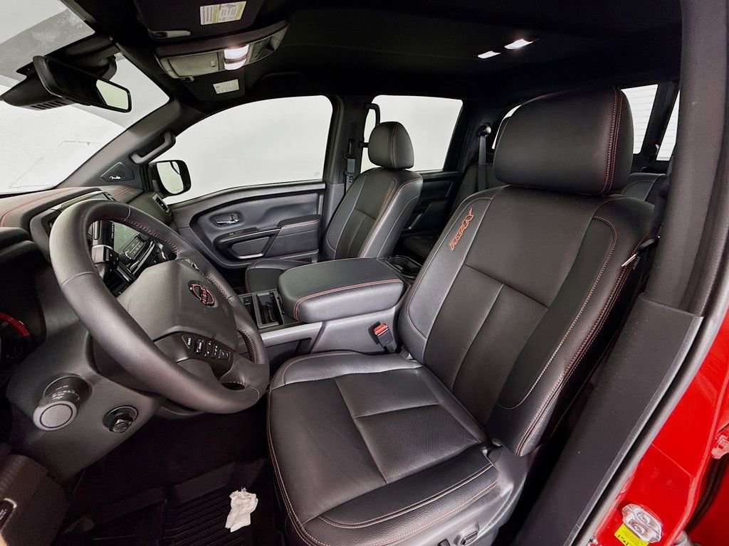 Used 2024 Nissan Titan PRO-4X w/ Pro-4x Convenience Package image 11