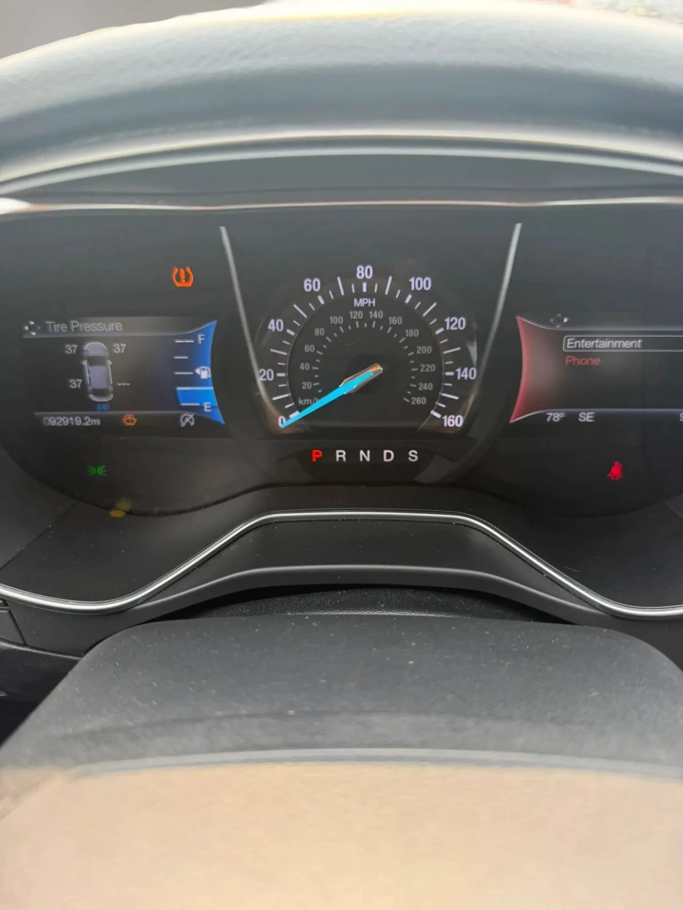Used 2017 Ford Fusion SE w/ Fusion SE Technology Package FWD image 13