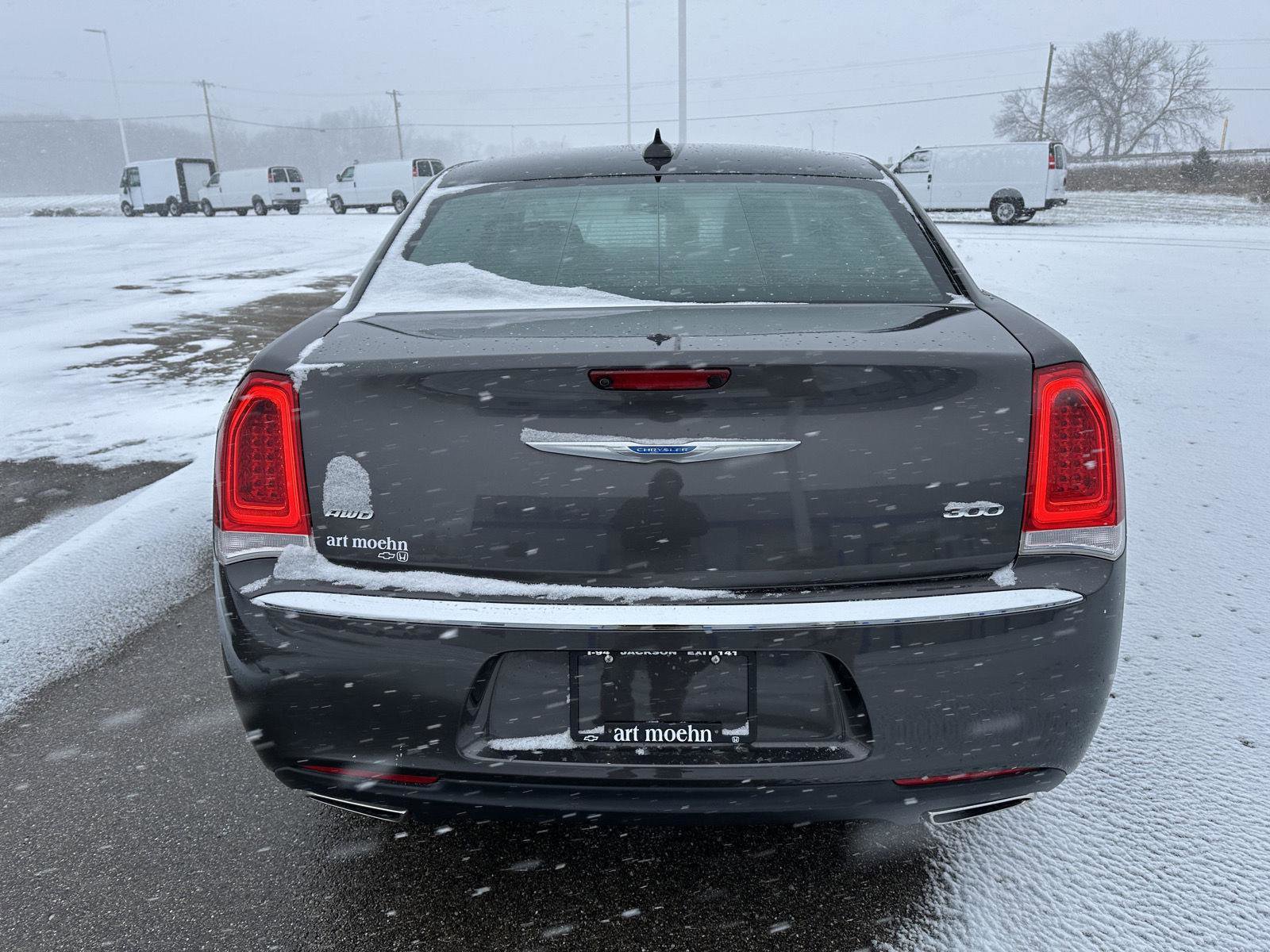 Used 2022 Chrysler 300 Touring image 4