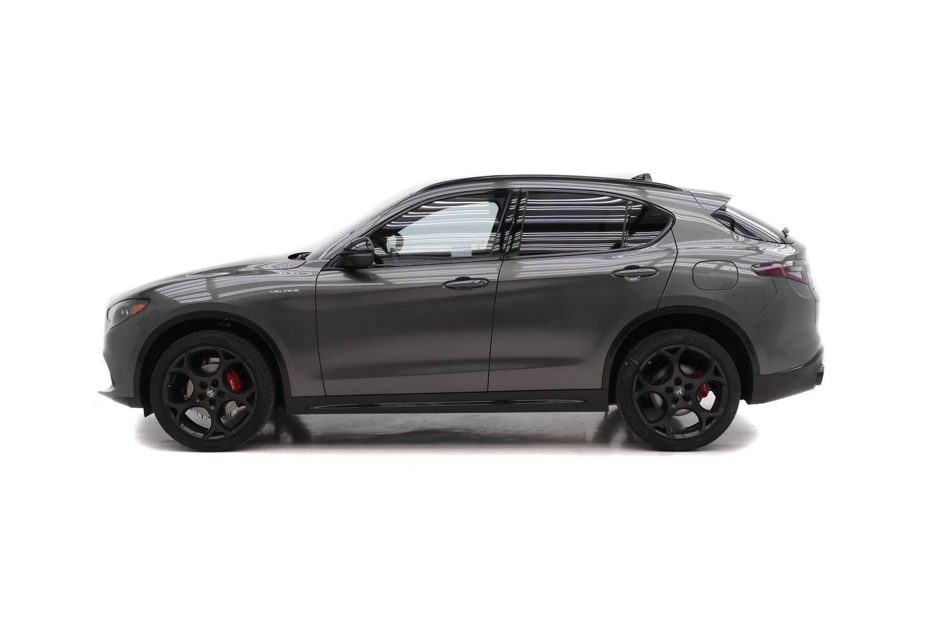 New 2026 Alfa Romeo Stelvio Sprint w/ Convenience Package image 3