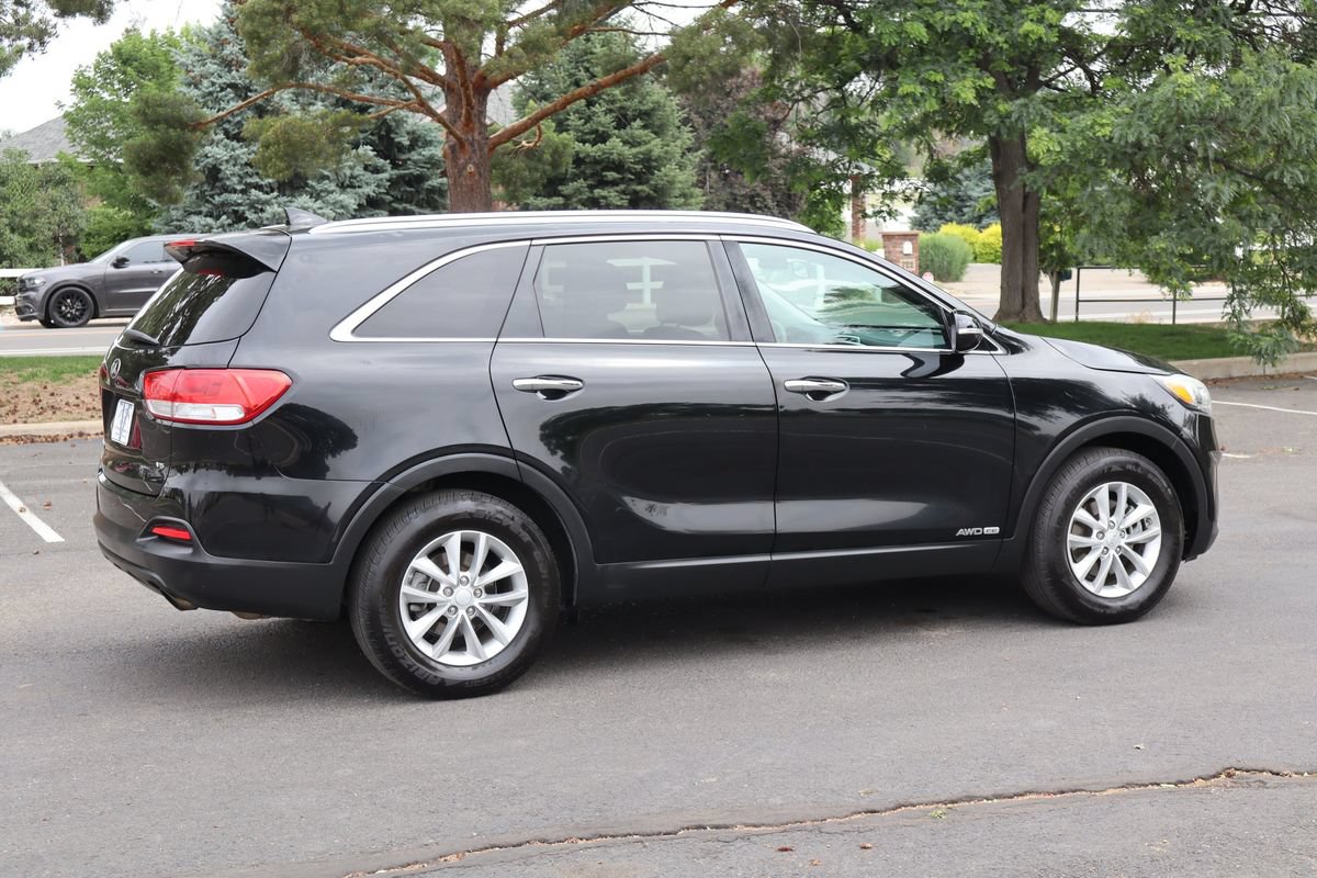 Used 2016 Kia Sorento LX AWD/4WD image 4