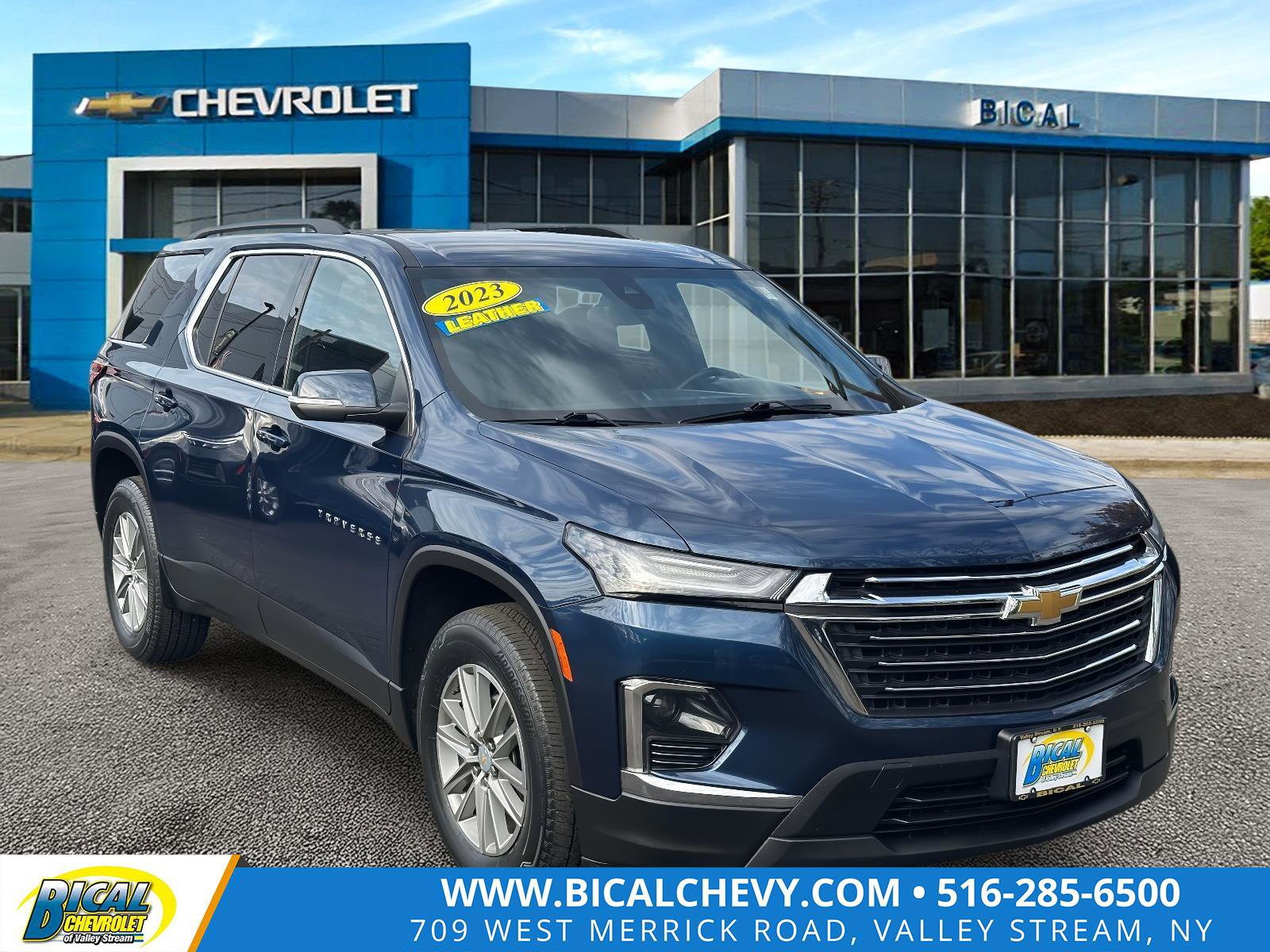 Used 2023 Chevrolet Traverse LT
