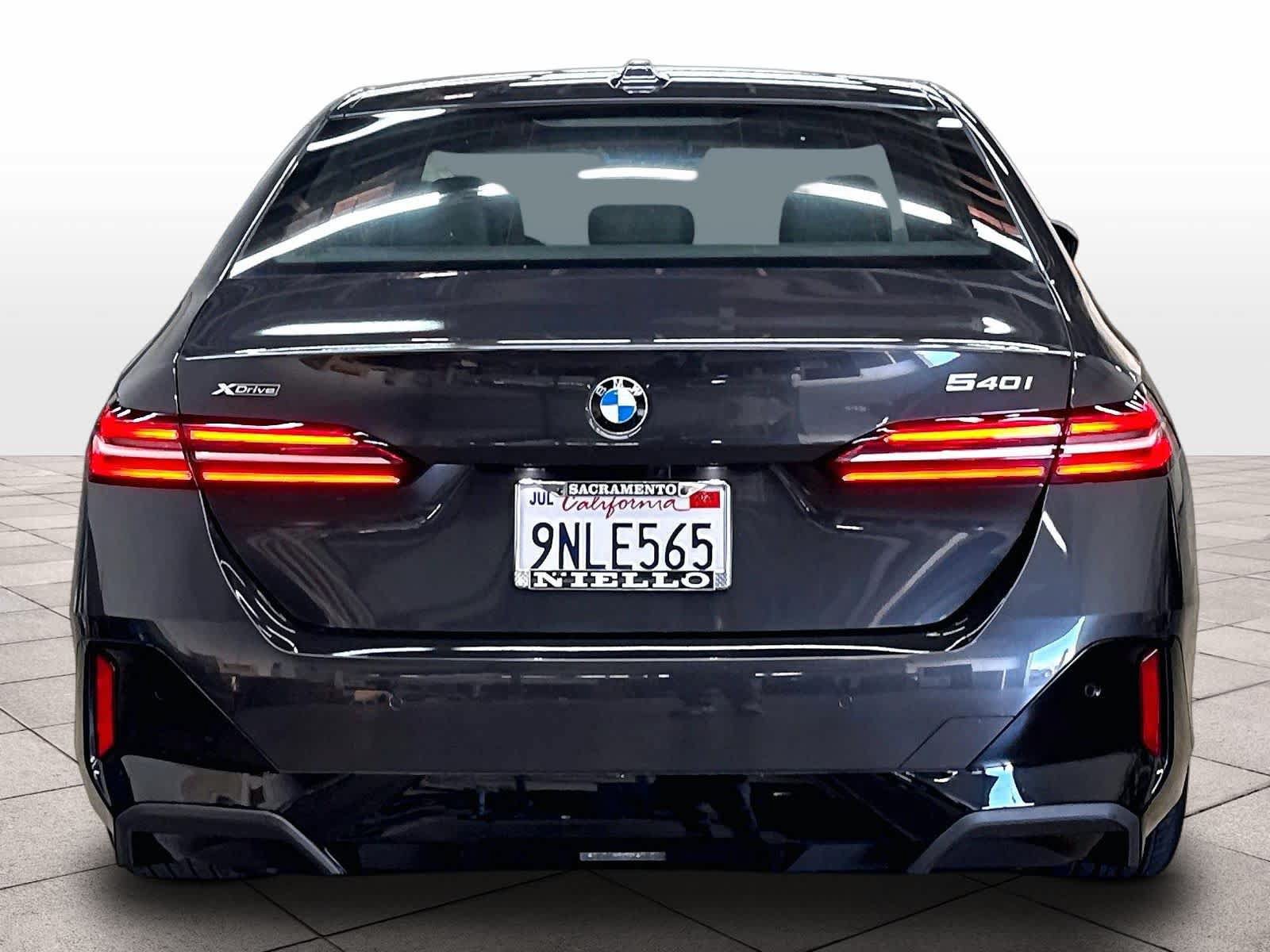 Used 2024 BMW 540i xDrive w/ M Sport Package AWD/4WD image 7