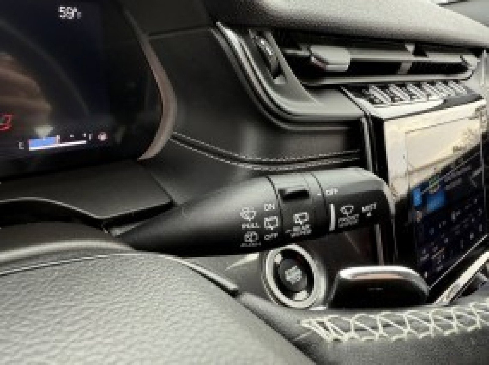 Used 2022 Jeep Grand Cherokee Altitude image 31