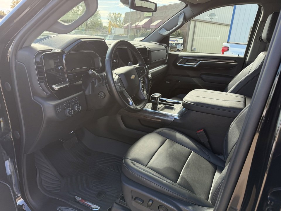 Used 2024 Chevrolet Silverado 1500 LTZ image 13