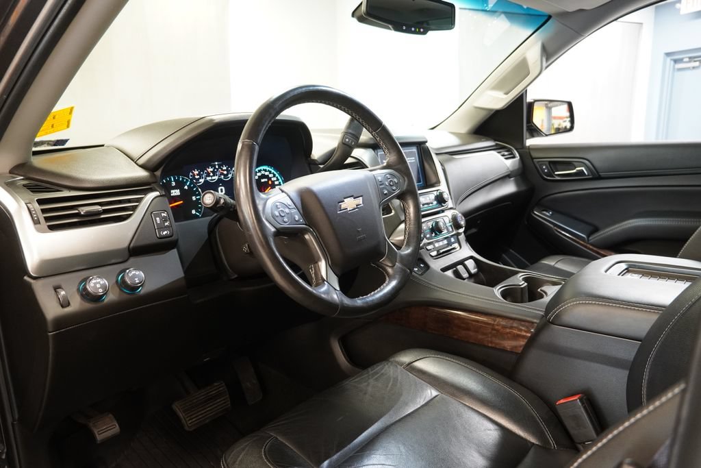 Used 2017 Chevrolet Tahoe LT w/ Luxury Package AWD/4WD image 7