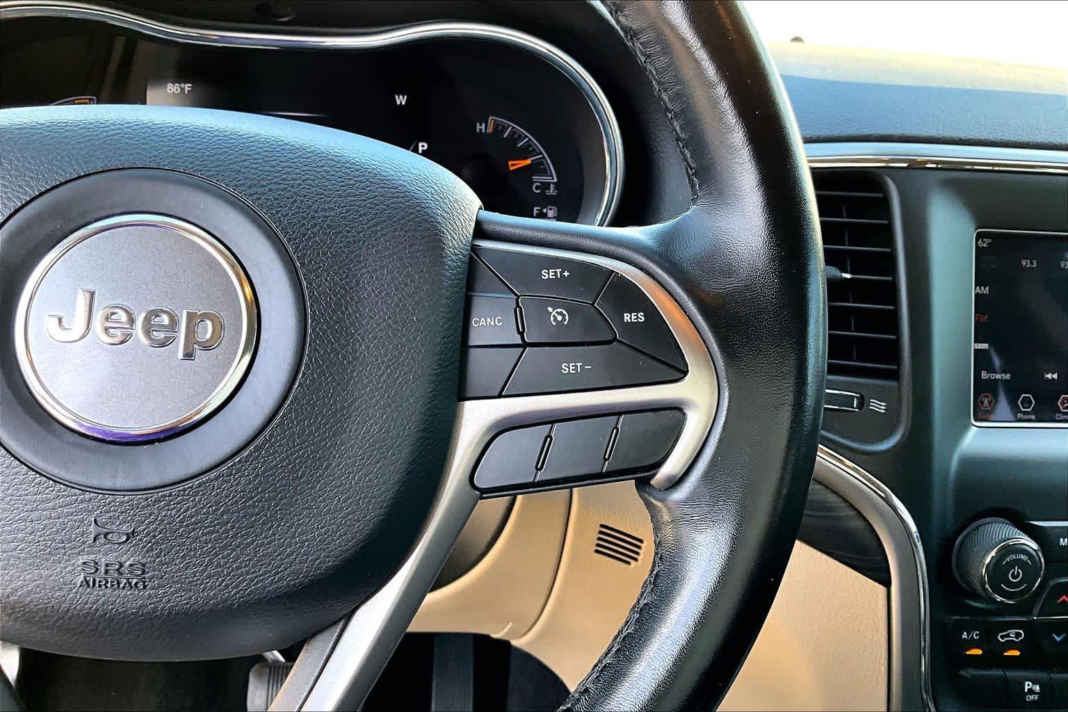 Used 2020 Jeep Grand Cherokee Laredo RWD image 27