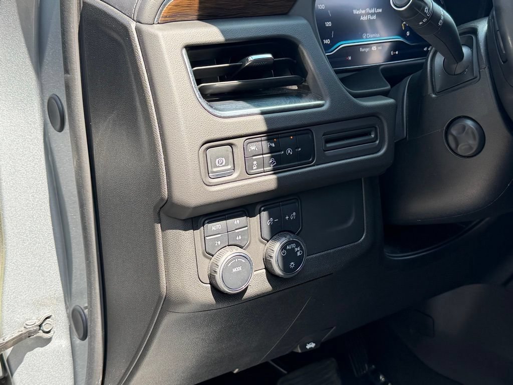 Used 2024 Chevrolet Tahoe Premier AWD/4WD image 28