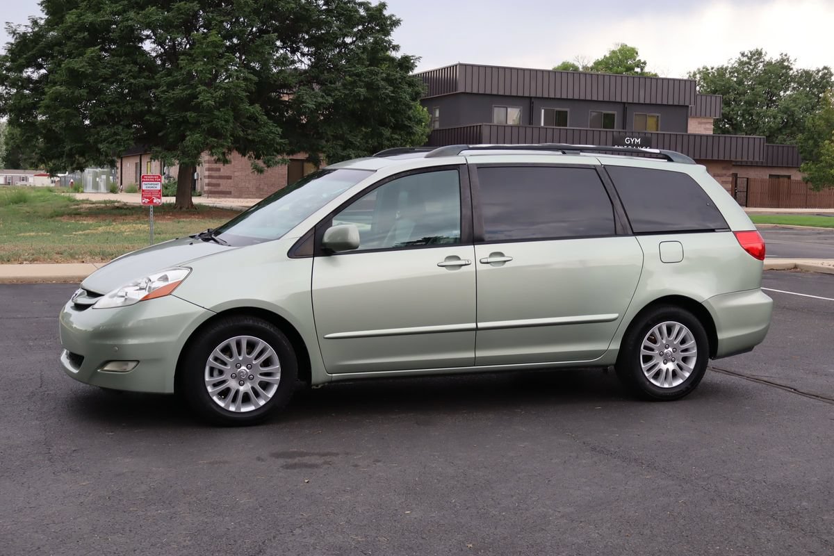 Used 2009 Toyota Sienna XLE FWD image 10