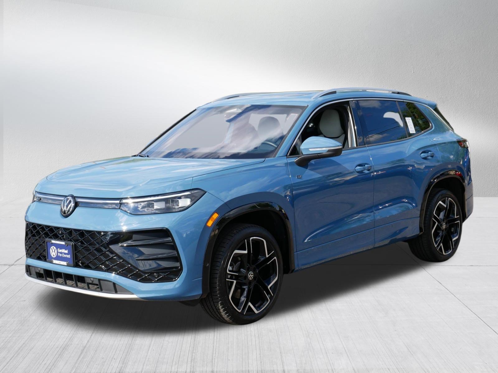 Certified 2025 Volkswagen Tiguan SEL R-Line AWD/4WD image 3