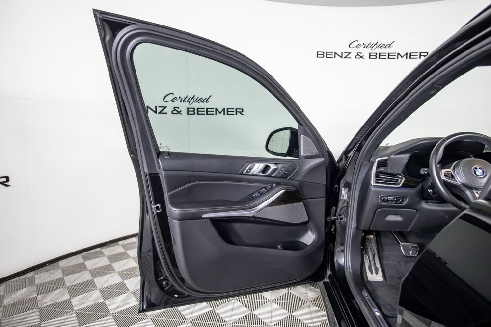 Used 2019 BMW X5 xDrive40i w/ M Sport Package AWD/4WD image 17