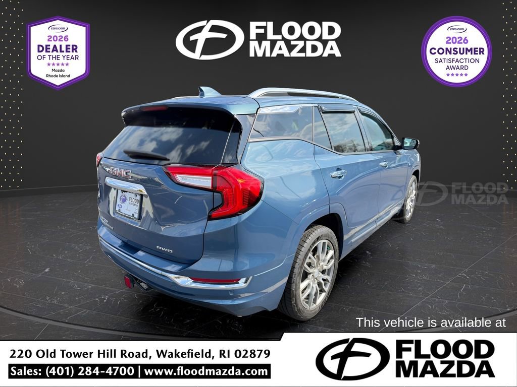 Used 2024 GMC Terrain Denali w/ Denali Premium Package image 9