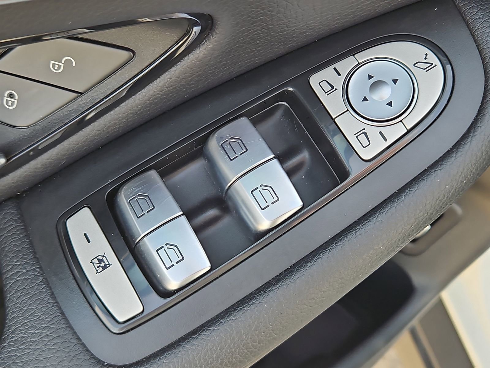 Used 2018 Mercedes-Benz GLC 300 GLC 300 image 23