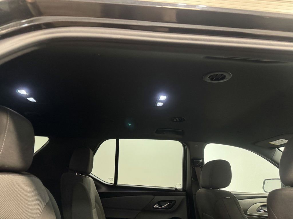 Used 2023 Chevrolet Traverse LT image 20