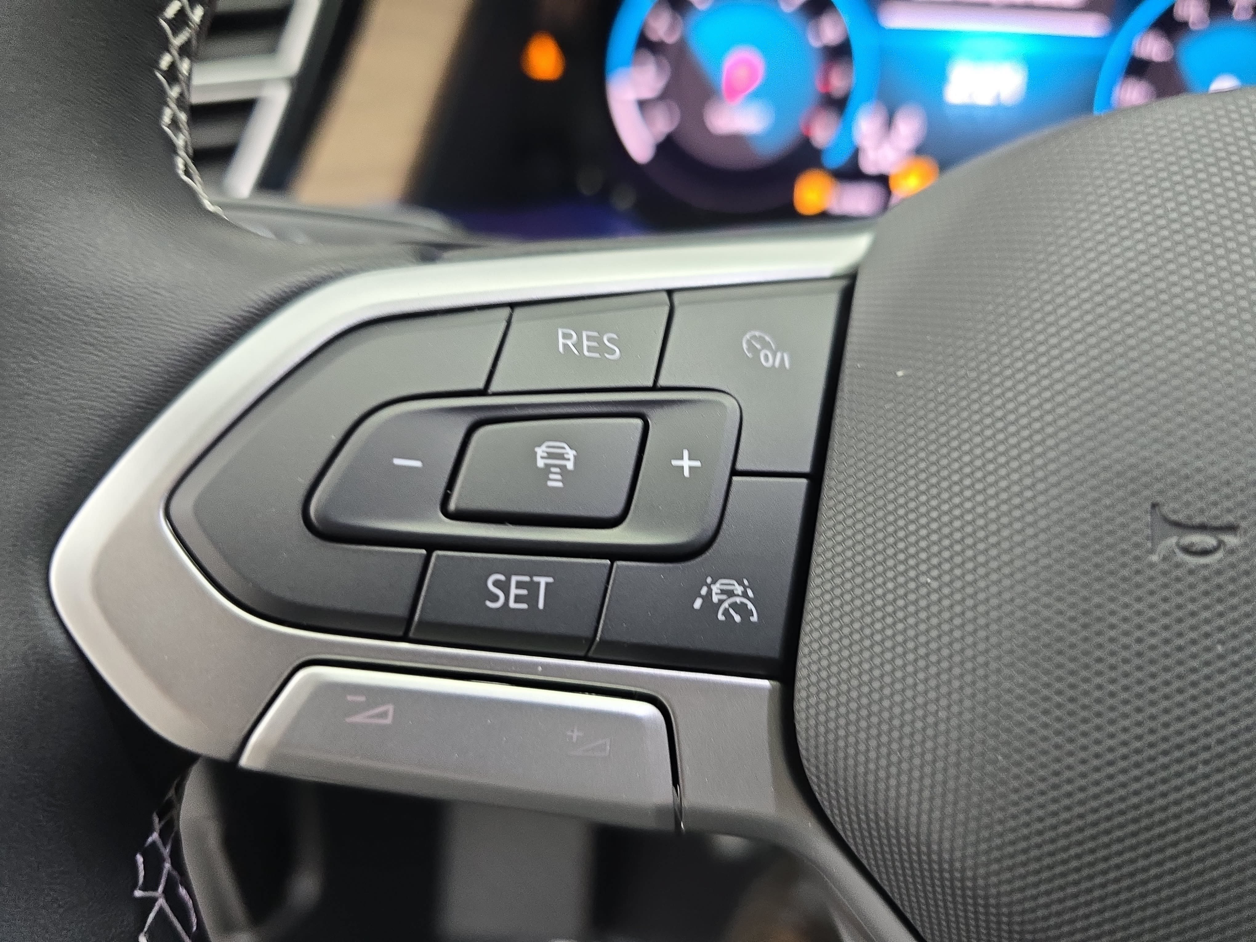 New 2026 Volkswagen Atlas SE FWD image 17
