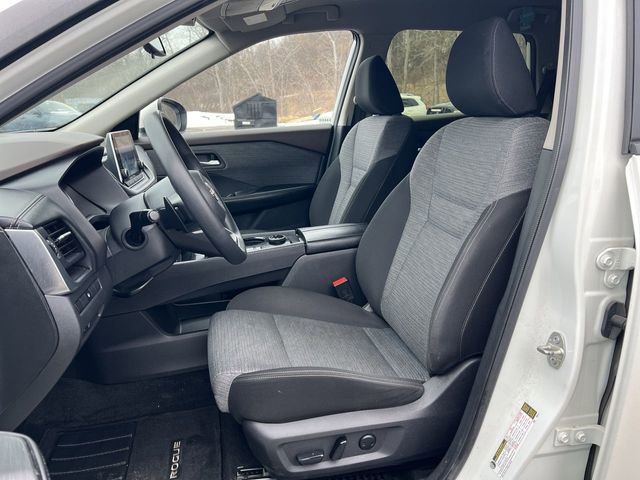Used 2023 Nissan Rogue SV image 15