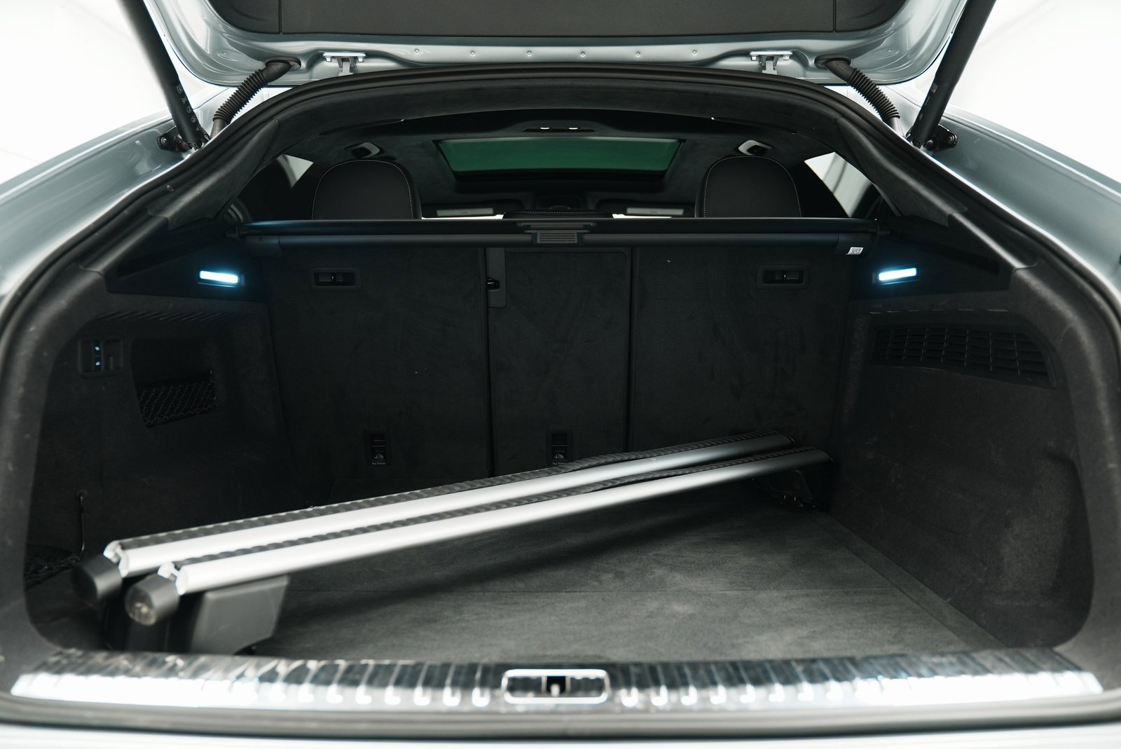 Used 2025 Audi RS Q8 performance image 39
