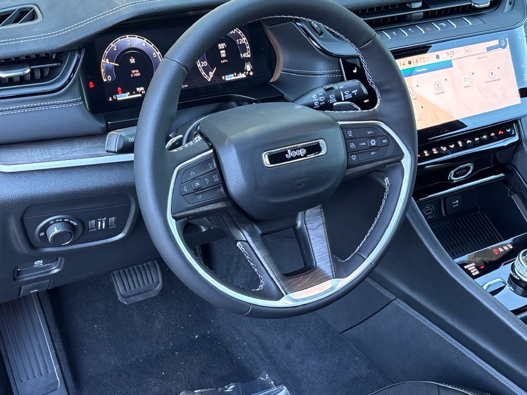 New 2027 Jeep Grand Cherokee 4WD image 12