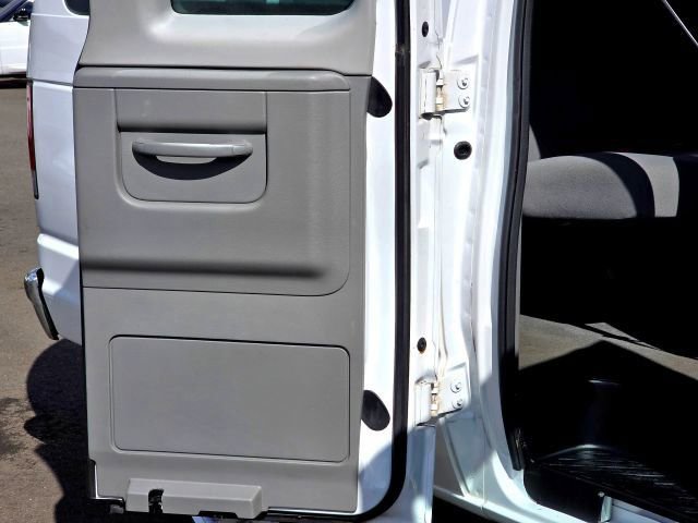 Used 2011 Ford E-350 and Econoline 350 XLT image 31