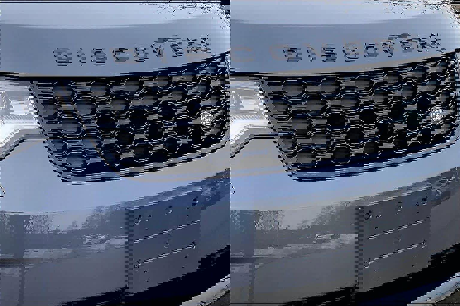 Used 2025 Land Rover Discovery Dynamic SE image 28