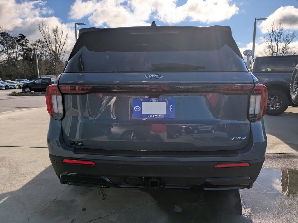 New 2026 Ford Explorer ST-Line image 5