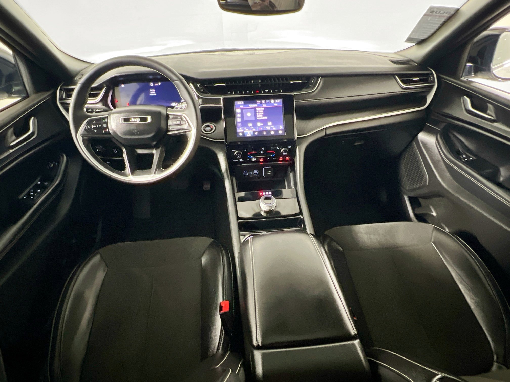 Used 2023 Jeep Grand Cherokee L Laredo image 30